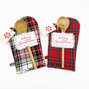 $9.50 min 12 - MERRY CHRISTMAS PLAIDS  OVEN MIT W/WOOD SPOON ..6 EACH OF 2 DESIGNS